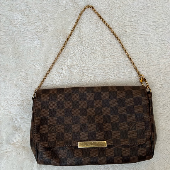 Louis Vuitton Favorite - Picture 3 of 16